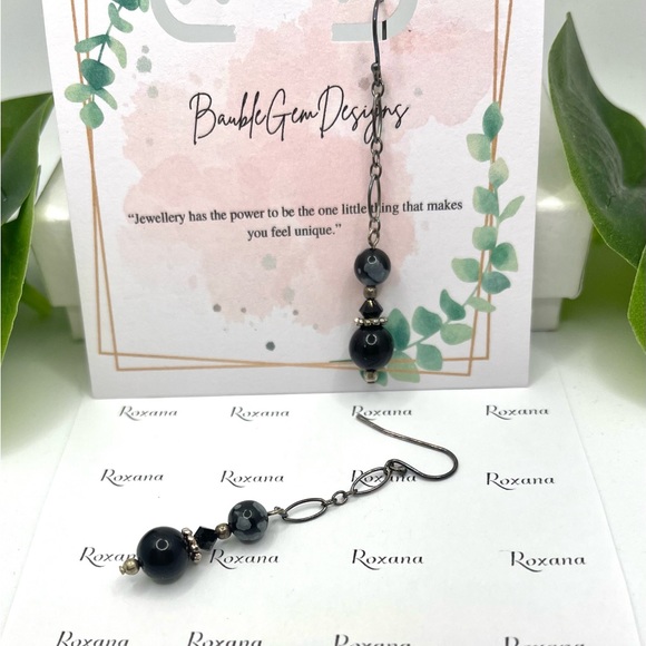 Earring gemstones snowflake obsidian, 6mm, onyx 8mm, Swarovski crystal beads 4mm - Picture 2 of 2